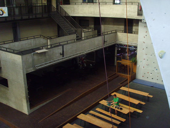 Cozy place to party? (Photo by Poti)